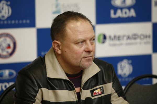 File:Malkin zalupaetsa 2012-10-08 Amur—Metallurg Magnitogorsk KHL
